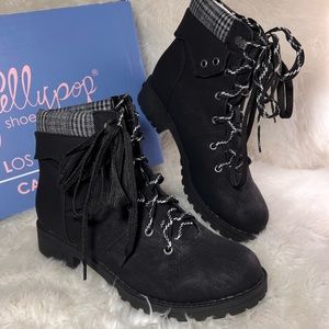 Jellypop Women’s Ankle Boot Plaid Collar Lace Up Size 9
